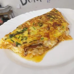 OMELETE CARNE LOUCA C/ QUEIJO
