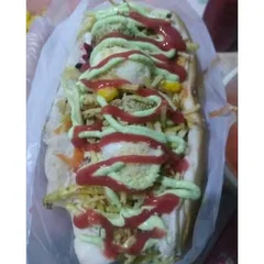 CACHORRO 15 CM COM SALSICHA