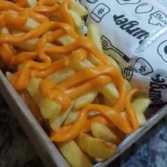 Monte seu Combo com 2 Lanches + 2 Batatas individuais c/ Cheddar