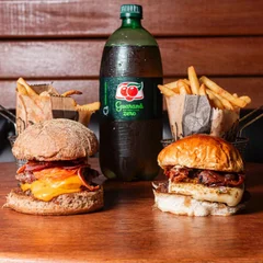 Dupla Perfeita (Hills Insano & Crazy Cheddar).