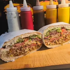 X-Pindukinha 3 (Burguer Caseiro, Filé de Frango, Calabressa, Presunto, Queijo...