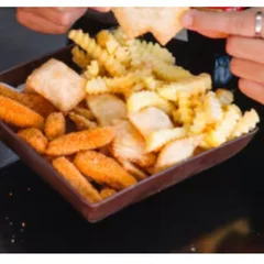 MISTA - Fritas com pastelzinho e nuggets