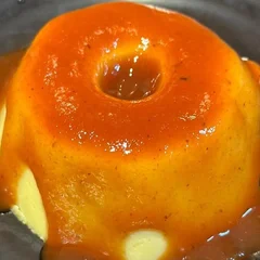 Pudim de Queijo do Reino com Calda de Goiabada