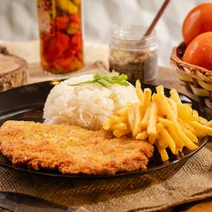 MILANESA DE FILÉ DE FRANGO (SERVE 1 PESSOA)