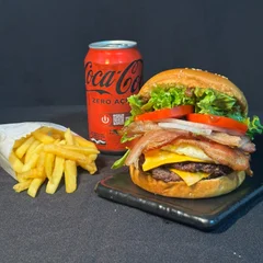 Burg Do Chef  + Coca Cola Lata zero 220ml & Fritas +  R$ 18,99 leve outro burger 