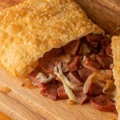 Pastel De Calabresa Acebolada