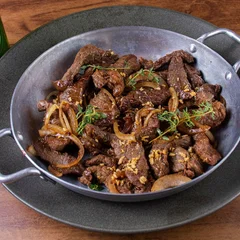 Iscas de Carne Acebolada