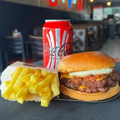 Big Smash Catupiry & Bacon + lata Coca Zero & Fritas + 19,99 leve outro burger