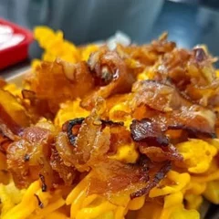 Batata frita com Cheddar e bacon 