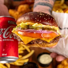 Combo 1 Smash Salada 90g + 1 Coca Lata 350ml +1 Porção Fritas