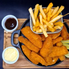 FRITAS E ISCA DE TILÁPIA