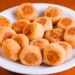 50 enroladinho de salsicha fritos