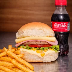 Combo Dubom - X - Salada + Batata + Coca Cola mini