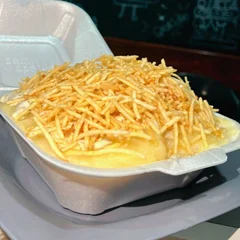 Dog Frango e Torresmo no izopor