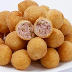 Bolinha sabor  queijo com presunto