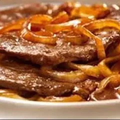 REFEIÇÃO BIFE DE PERNIL ACEBOLADO