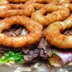38-CALOTINHA COSTELA DESFIADA COM BACON E ANÉIS DE CEBOLA