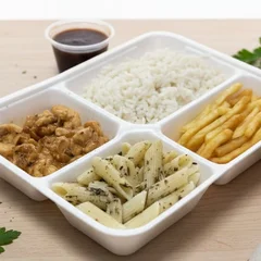 Estrogonofe de Frango com Arroz e Batata Palha