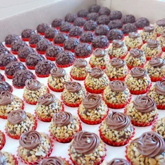 50 Unidades de Brigadeiros para Festa