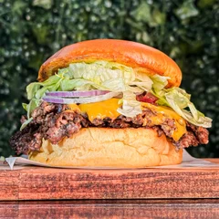 Sugar Bacon + Refri Lata + Fritas + Marsionese