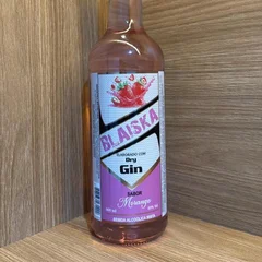 GIN BLAISKA SABOR MORANGO 900ML 
