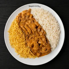 Strogonoff de Carne Clássico com batata palha