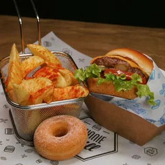 1 Burguer + 1 Batata + 1 Donut