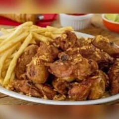 Porção de Batata Frita e Frango à Passarinho