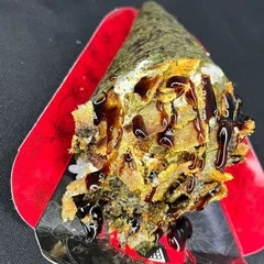 Temaki torresmo de salmão