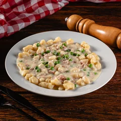 Macarrão ao Molho Parisiense