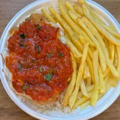 Marmita de Frango Parmegiana + Arroz + Batata Frita ou Purê (Serve bem 1 Pessoa)