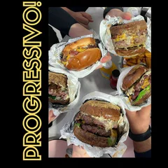 2 Burgers ou Xis + 2 Fritas (100g) com 10% OFF