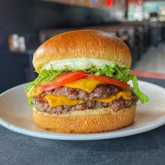 Big Smash Salada + R$ 18,99 leve outro burger