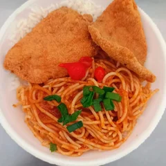 Macarronada com Filé de Frango Empanado