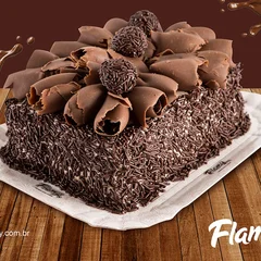 Brigadeiro com Mousse de Chocolate (bolo do mês)