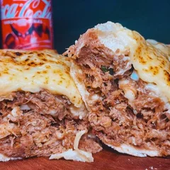 Lanche no Pão de Alho - Costela Com Muito Queijo