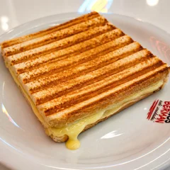 Queijo Quente Especial (Feito com 2 Fatias de Queijo)