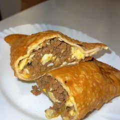 Carne com ovo 