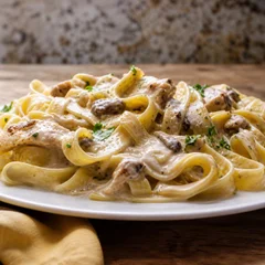 Talharim com Alcatra ao Molho de Gorgonzola