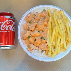 Strogonoff Frango & Fritas + lata Coca normal + R$ 14,99 leve outra marmitex