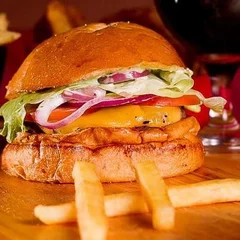 02 Hills Basic (2° por 24,99)
