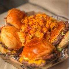 Combo família: 4x smash bacon + batata recheada + refrigerante de 1l Grátis