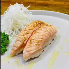 SUSHI SALMAO TRUFADO 4 UND