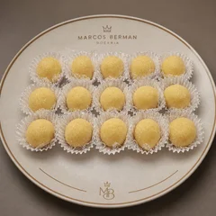 Brigadeiros Leite Ninho Coquetel (50 ou 100 und)