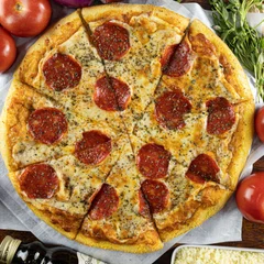 🍕 Pizza Super Família - 10 Fatias