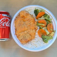 Frango Empanado & Legumes + lata Coca normal + R$ 14,99 leve outra marmitex