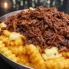 FRITAS CRINKLE COM COSTELA DESFIADA E CATUPIRY + MAIONESE ARTESANAL 