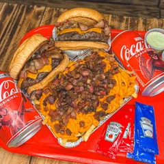 Combo casal: Dois Cheese bacon +batata Pequena com cheddar e bacon + 2 coca lata