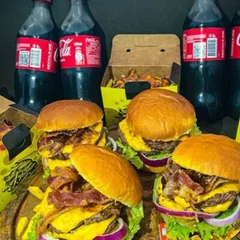Combo 4 Pessoas Duplo Bacon Salada+ Fritas + Coca Cola 2l