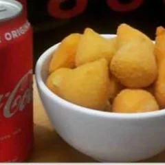 25 unidades de Coxinhas + Coca Lata
